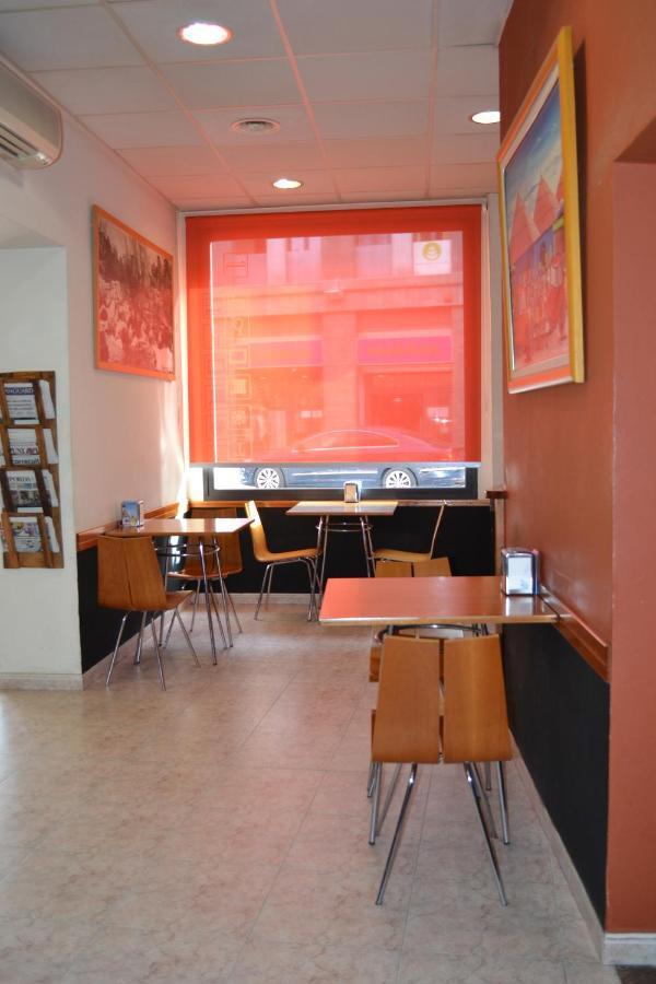 Hostal Bartis Figueres  Exteriér fotografie