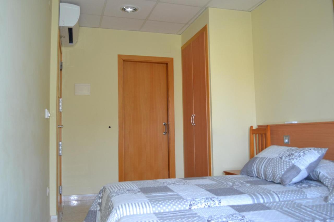 Hostal Bartis Figueres  Exteriér fotografie
