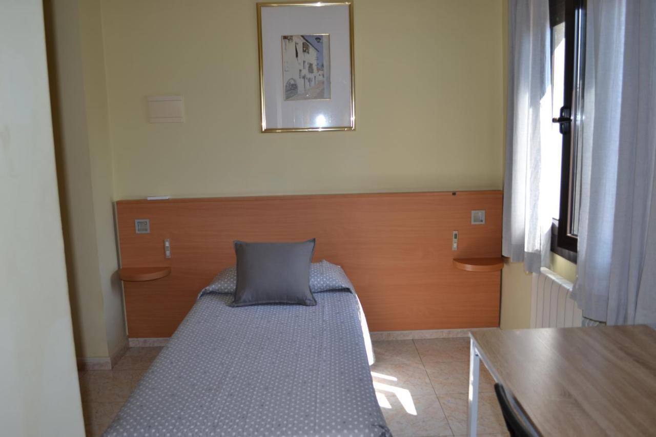 Hostal Bartis Figueres  Exteriér fotografie